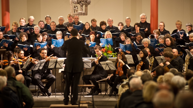 Chorgemeinschaft und das Orchester an St. Johann Baptist